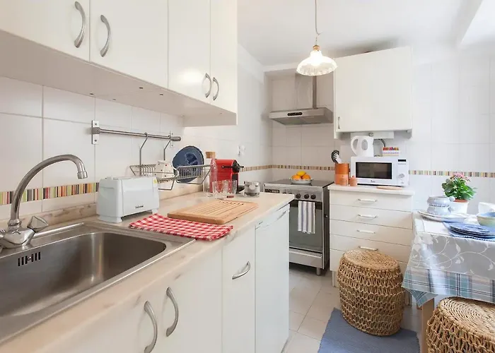 Alfama Charming Apartment, By Timecooler *